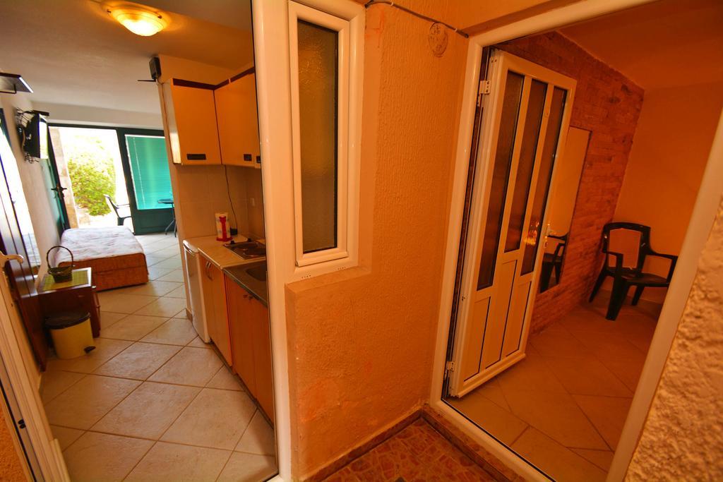 Kjara Apartments Tivat Exterior photo