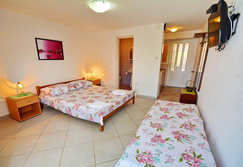 Kjara Apartments Tivat Exterior photo