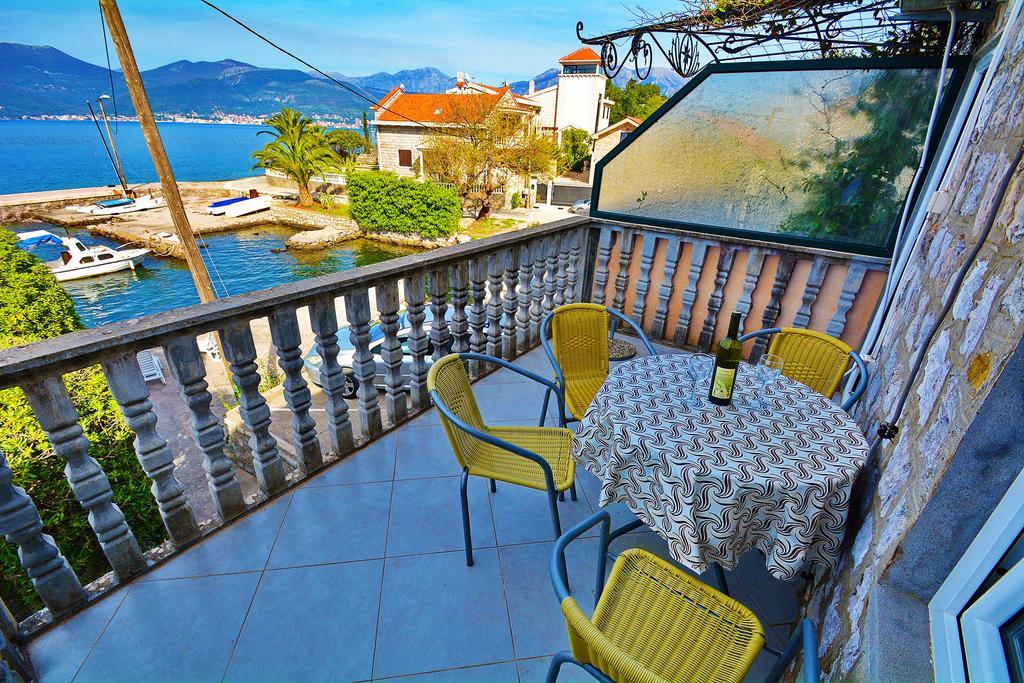Kjara Apartments Tivat Exterior photo